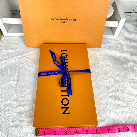 Louis Vuitton Gift Card Box, shopping bag, note card envelope and ribbon set - Picture 9 of 9